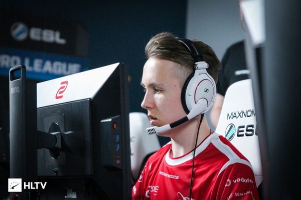 冰岛上空不再有“金色的雨”——浅析RNG不敌EDG折戟八强